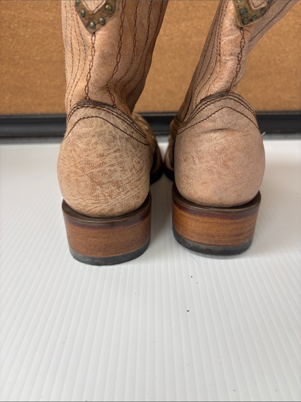 Corral Boots Classic Ladies Tan Embroidered Western Boots - Picture 7 of 9